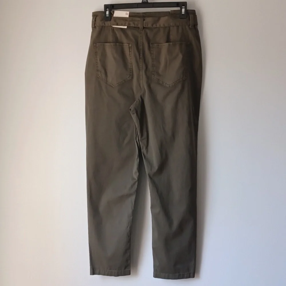 NWT - Size 11 green pants. "High-Rise Mom Pant". Light weight casual. Summer. - Picture 4 of 15